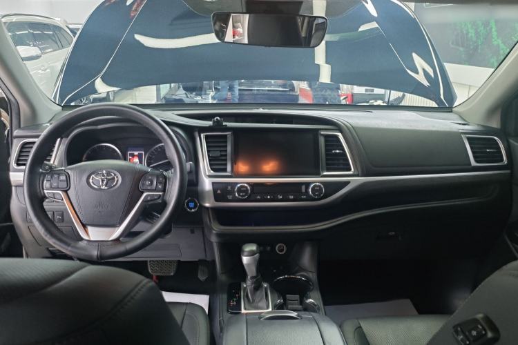 Used Toyota Highlander 2018 2.0T Four-Wheel Drive Supreme Edition 7-Seater China VI Interior 1