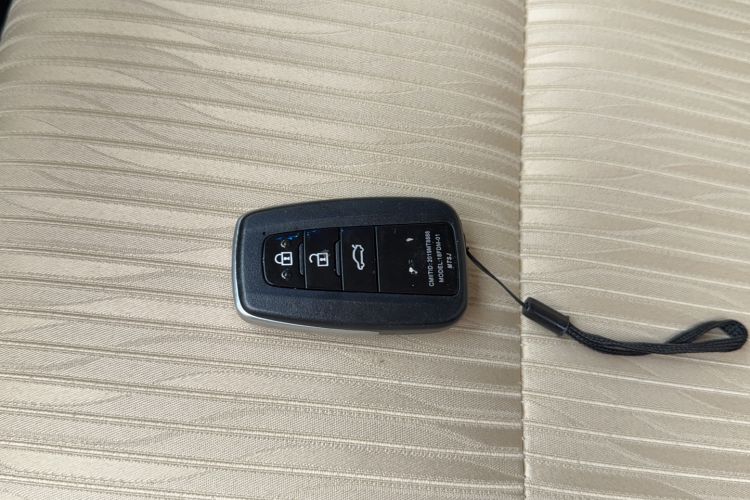 Used Toyota Highlander 2018 2.0T Two-Wheel Drive Elite Version 5 Seats China VI Standard Interior 1