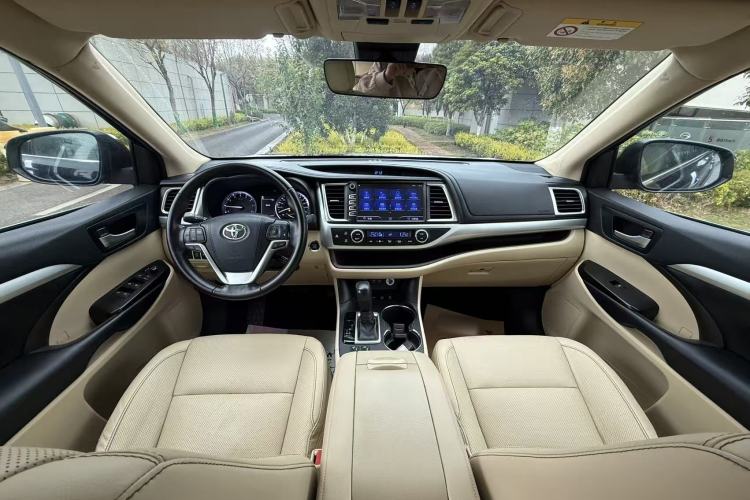Used Toyota Highlander 2018 2.0T Four-Wheel Drive Luxury Version 7 Seats China VI Standard Interior 1