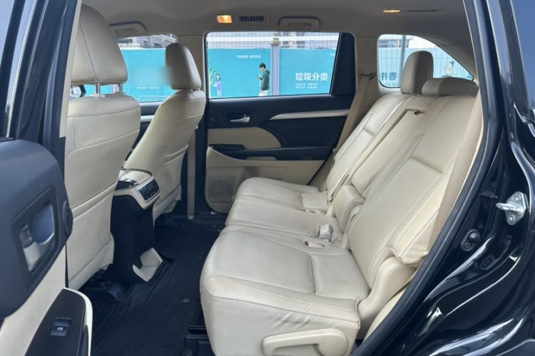 Used Toyota Highlander 2018 2.0T Two-Wheel Drive Elite Version 5 Seats China VI Standard Interior 1
