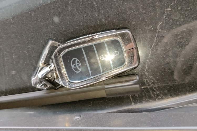 Used Toyota Highlander 2018 2.0T Four-Wheel Drive Luxury Version 7 Seats China VI Standard Interior 1