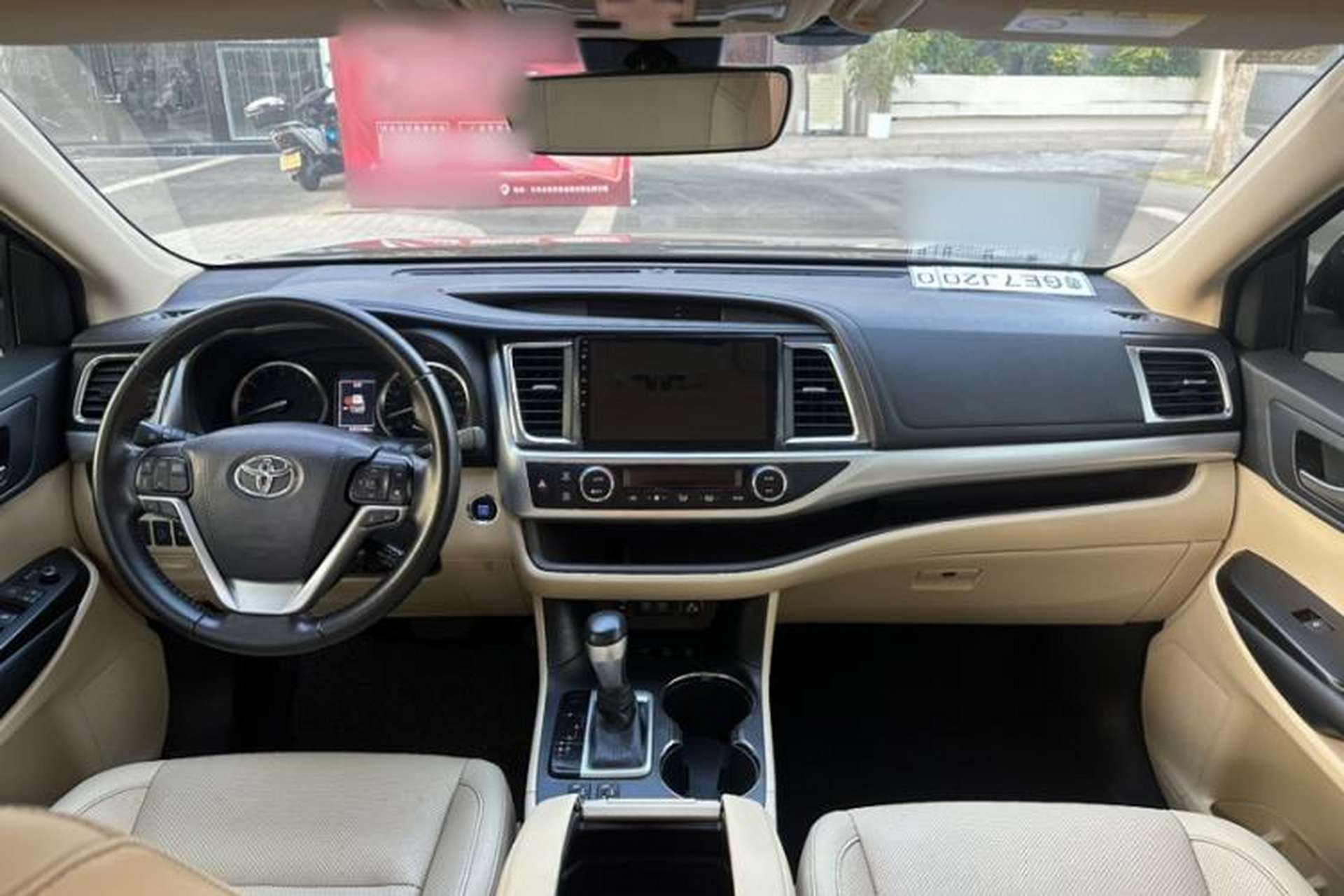 Used Toyota Highlander 2018 2.0T Four-Wheel Drive Luxury Version 7 Seats China VI Standard Interior 1