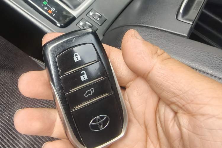 Used Toyota Highlander 2018 2.0T Four-Wheel Drive Prestige Version 7 Seats China V Emission Standard Interior 1