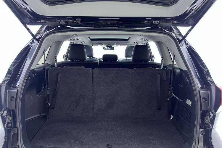 Used Toyota Highlander 2018 2.0T Four-Wheel Drive Luxury Version 7 Seats China VI Standard Interior 10