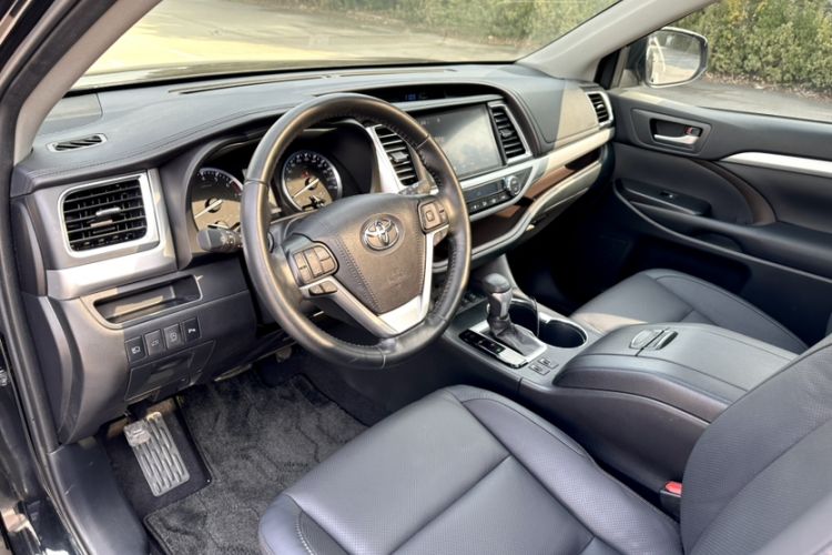 Used Toyota Highlander 2018 2.0T Four-Wheel Drive Prestige Version 7 Seats China VI Standard Interior 10