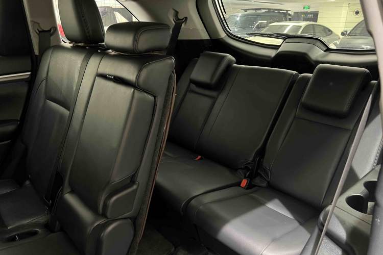 Used Toyota Highlander 2018 2.0T Four-Wheel Drive Ultimate Edition 7-Seater Emission Standard China V Interior 10