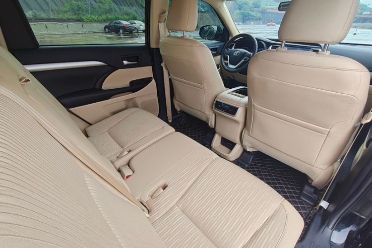 Used Toyota Highlander 2018 2.0T Four-Wheel Drive Elite Edition 7 Seats China VI Standard Interior 10