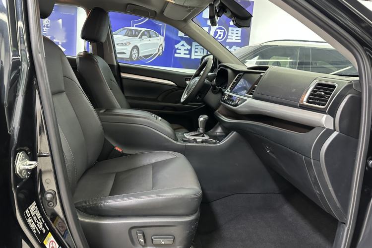 Used Toyota Highlander 2018 2.0T Four-Wheel Drive Prestige Version 7 Seats China VI Standard Interior 11