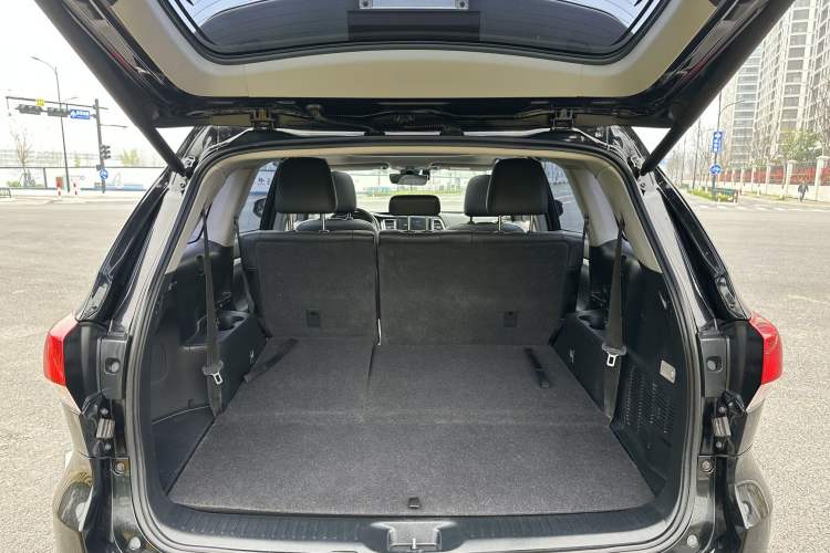 Used Toyota Highlander 2018 2.0T Four-Wheel Drive Luxury Version 7 Seats China VI Standard Interior 12