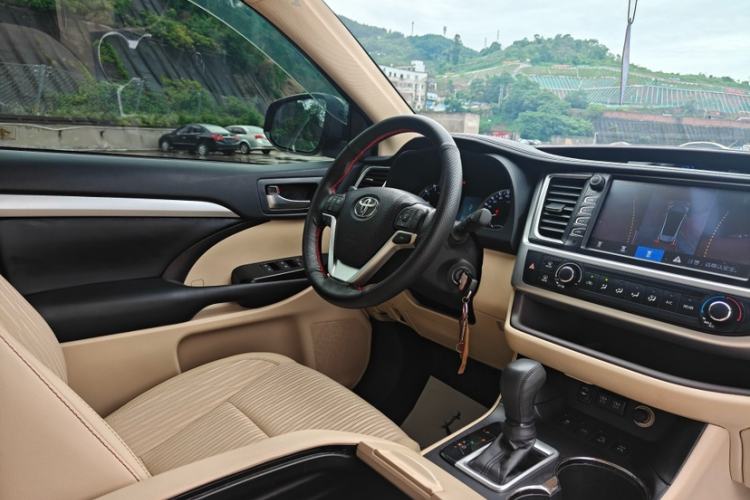 Used Toyota Highlander 2018 2.0T Four-Wheel Drive Elite Edition 7 Seats China VI Standard Interior 12