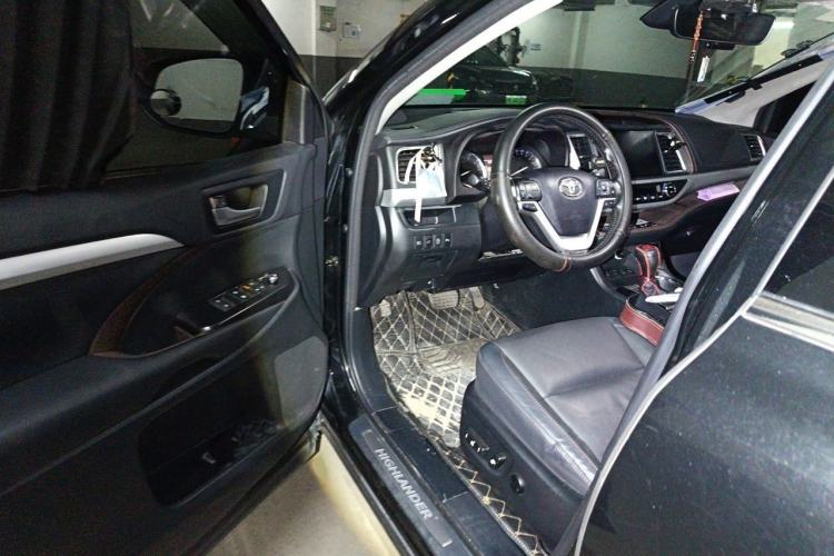 Used Toyota Highlander 2018 2.0T Four-Wheel Drive Prestige Version 7 Seats China VI Standard Interior 2