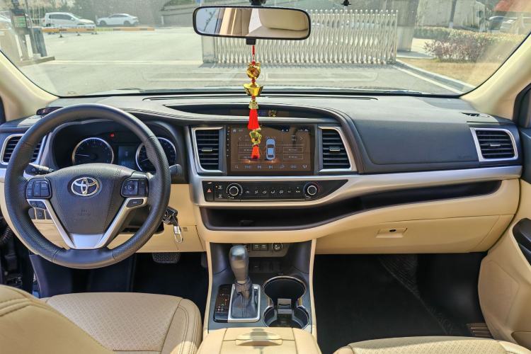 Used Toyota Highlander 2018 2.0T Two-Wheel Drive Elite Edition 7 Seats China VI Standard Interior 2