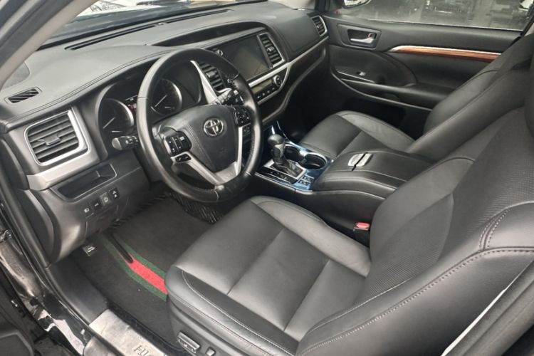 Used Toyota Highlander 2018 2.0T Four-Wheel Drive Luxury Version 7 Seats China VI Standard Interior 2