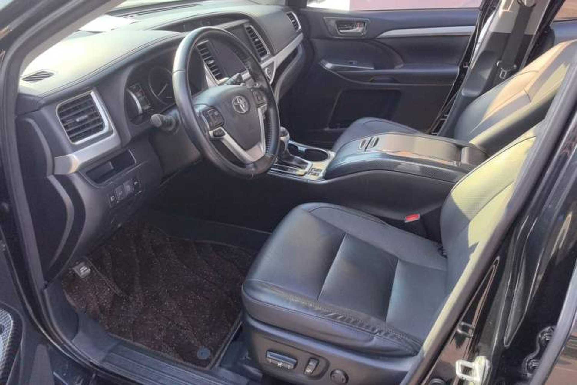 Used Toyota Highlander 2018 2.0T Two-Wheel Drive Prestige Edition 7 Seats China VI Standard Interior 2