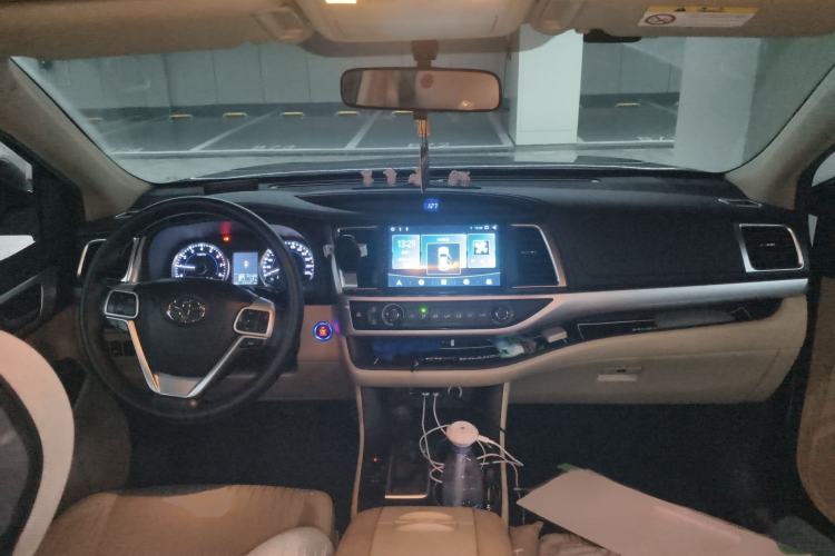 Used Toyota Highlander 2018 2.0T Four-Wheel Drive Elite Edition 7 Seats China VI Standard Interior 2