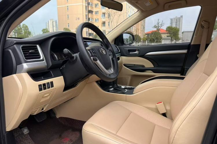 Used Toyota Highlander 2018 2.0T Four-Wheel Drive Elite Edition 7 Seats China VI Standard Interior 2