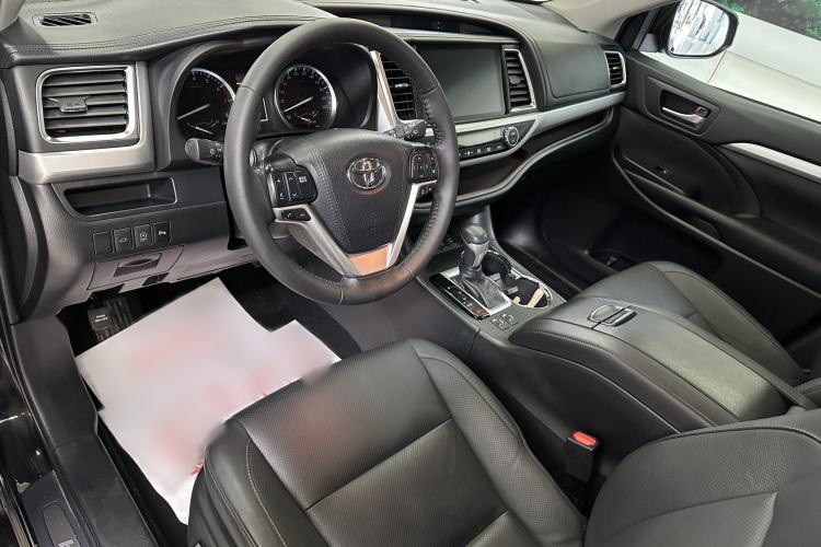 Used Toyota Highlander 2018 2.0T Four-Wheel Drive Prestige Version 7 Seats China VI Standard Interior 2