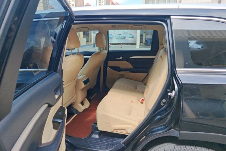 Used Toyota Highlander 2018 2.0T Two-Wheel Drive Elite Edition 7 Seats China VI Standard Interior 2