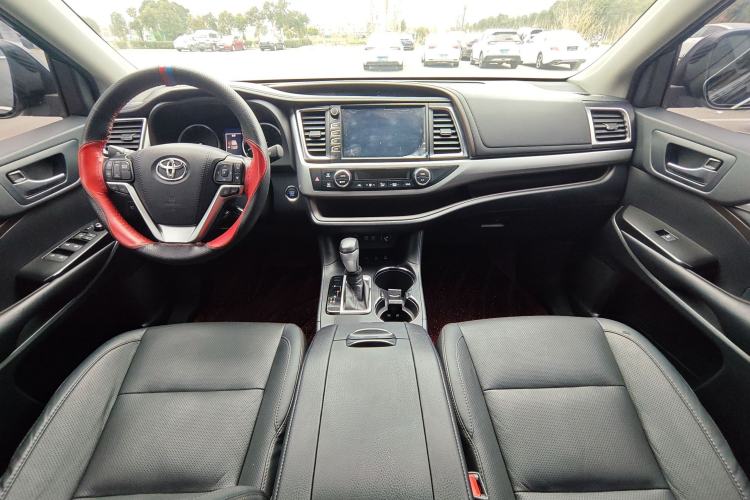Used Toyota Highlander 2018 2.0T Four-Wheel Drive Luxury Version 7 Seats China VI Standard Interior 2