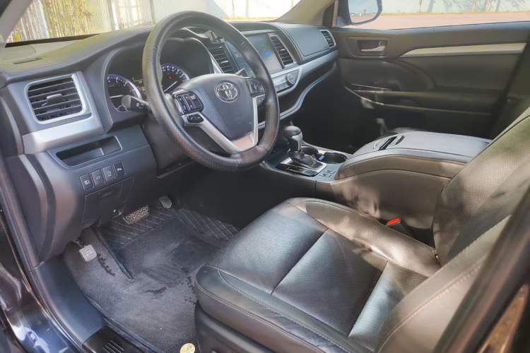 Used Toyota Highlander 2018 2.0T Four-Wheel Drive Prestige Version 7 Seats China VI Standard Interior 2