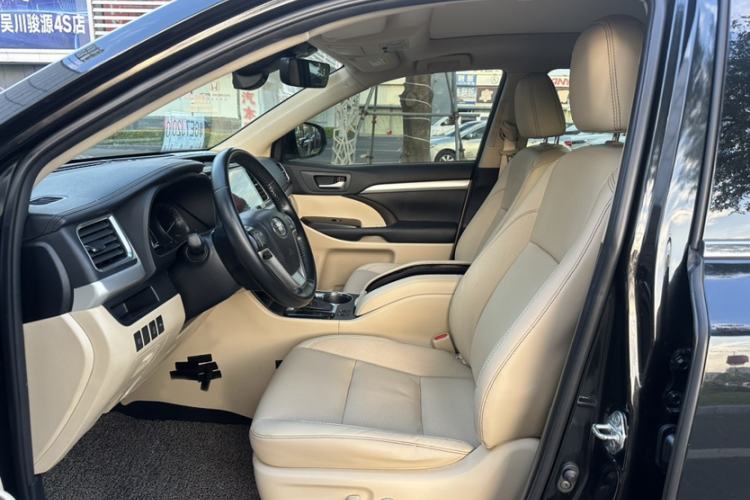 Used Toyota Highlander 2018 2.0T Four-Wheel Drive Luxury Version 7 Seats China VI Standard Interior 2