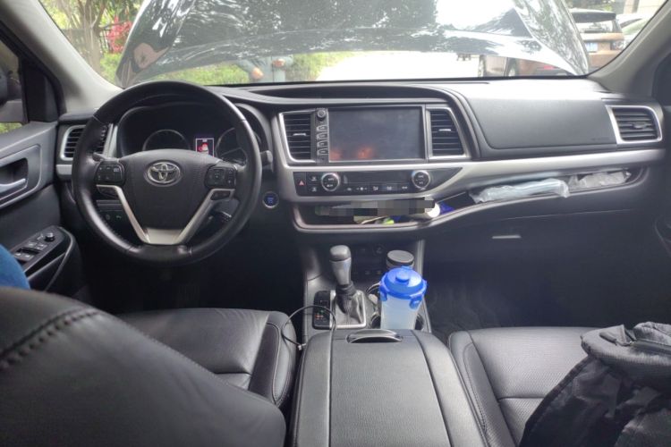 Used Toyota Highlander 2018 2.0T Four-Wheel Drive Luxury Version 7 Seats China VI Standard Interior 2