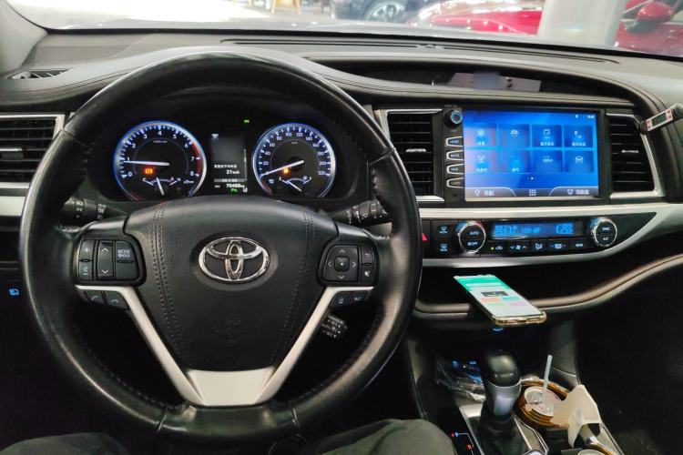Used Toyota Highlander 2018 2.0T Four-Wheel Drive Luxury Version 7 Seats China VI Standard Interior 2