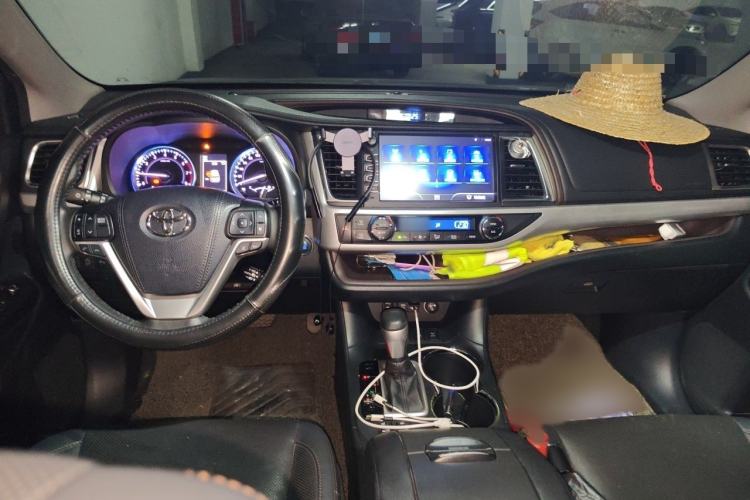 Used Toyota Highlander 2018 2.0T Four-Wheel Drive Luxury Edition 7 Seats China V Emission Standard Interior 2