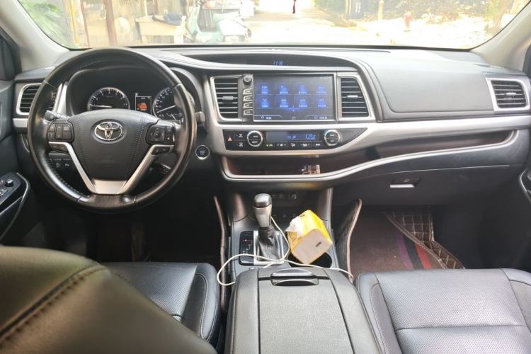 Used Toyota Highlander 2018 2.0T Four-Wheel Drive Luxury Version 7 Seats China VI Standard Interior 2