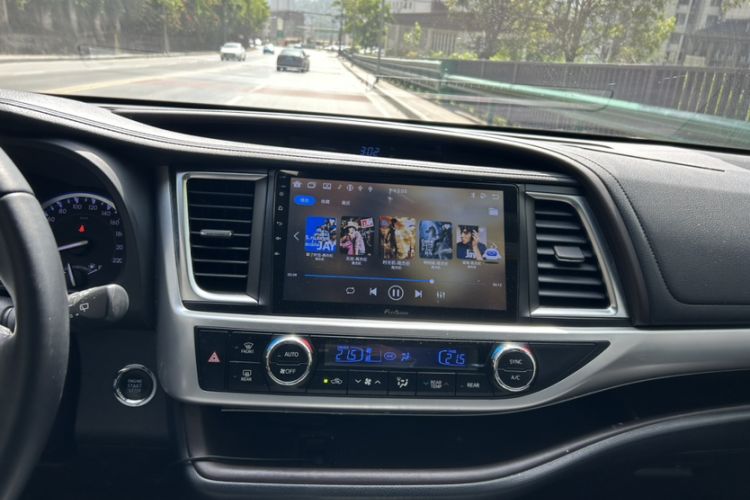 Used Toyota Highlander 2018 2.0T Four-Wheel Drive Luxury Version 7 Seats China VI Standard Interior 2