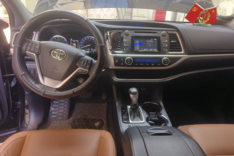 Used Toyota Highlander 2018 2.0T Four-Wheel Drive Knight Edition 7 Seats China VI Standard Interior 2