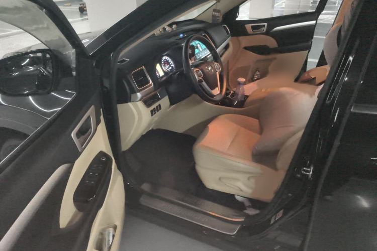 Used Toyota Highlander 2018 2.0T Four-Wheel Drive Elite Edition 7 Seats China VI Standard Interior 3