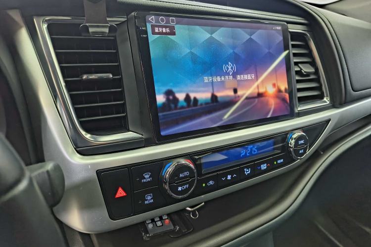 Used Toyota Highlander 2018 2.0T Four-Wheel Drive Prestige Version 7 Seats China VI Standard Interior 3