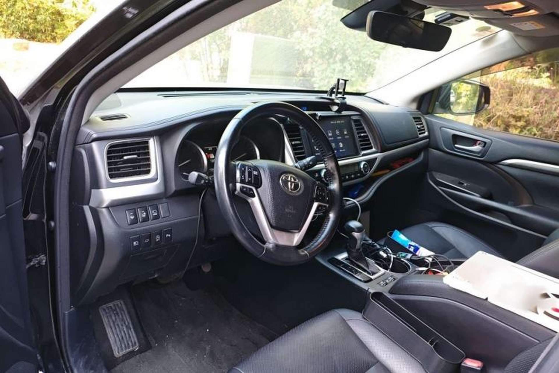 Used Toyota Highlander 2018 2.0T Four-Wheel Drive Ultimate Edition 7-Seater Emission Standard China V Interior 3