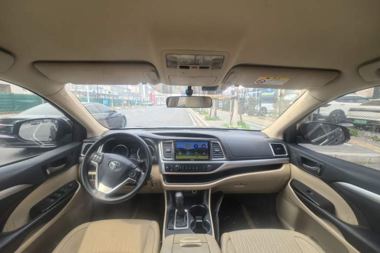 Used Toyota Highlander 2018 2.0T Four-Wheel Drive Elite Edition 7 Seats China V Standard Interior 4