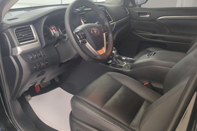 Used Toyota Highlander 2018 2.0T Four-Wheel Drive Supreme Edition 7-Seater China VI Interior 4