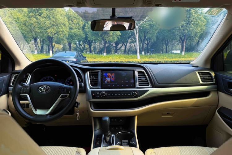 Used Toyota Highlander 2018 2.0T Four-Wheel Drive Elite Edition 7 Seats China V Standard Interior 4