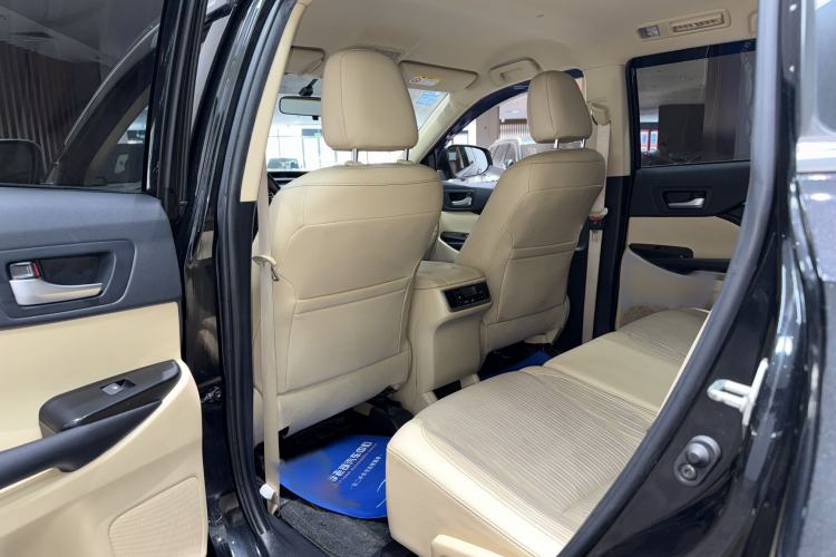 Used Toyota Highlander 2018 2.0T Two-Wheel Drive Elite Version 5 Seats China VI Standard Interior 4