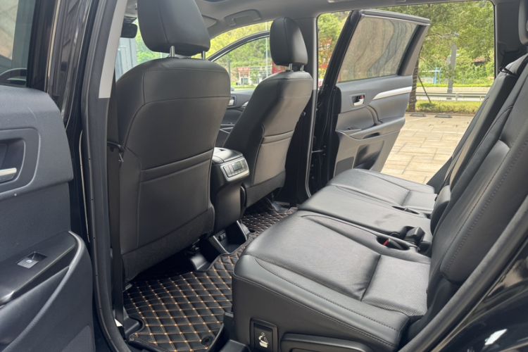 Used Toyota Highlander 2018 2.0T Two-Wheel Drive Prestige Edition 7 Seats China VI Standard Interior 4