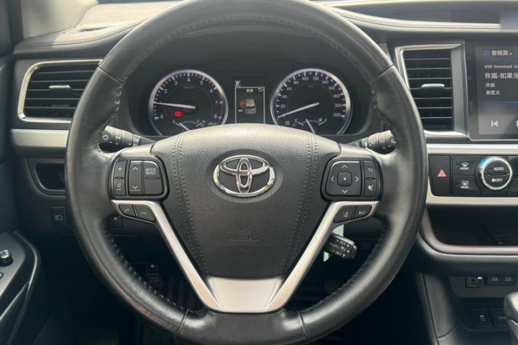 Used Toyota Highlander 2018 2.0T Four-Wheel Drive Prestige Version 7 Seats China VI Standard Interior 4