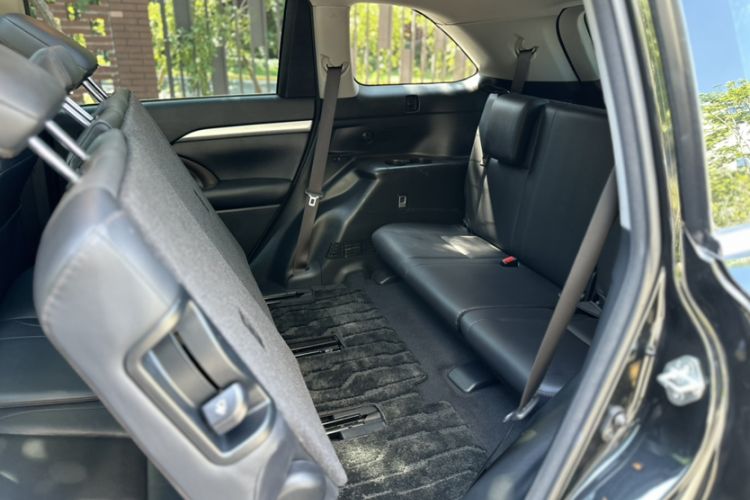 Used Toyota Highlander 2018 2.0T Four-Wheel Drive Luxury Version 7 Seats China VI Standard Interior 4
