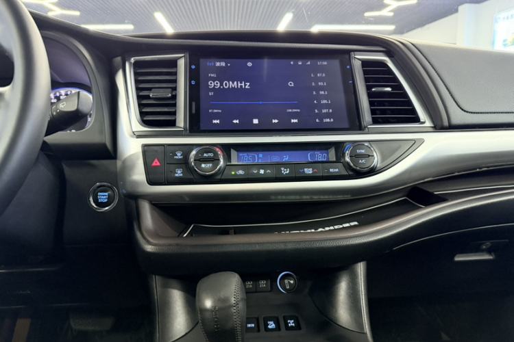 Used Toyota Highlander 2018 2.0T Four-Wheel Drive Prestige Version 7 Seats China VI Standard Interior 4