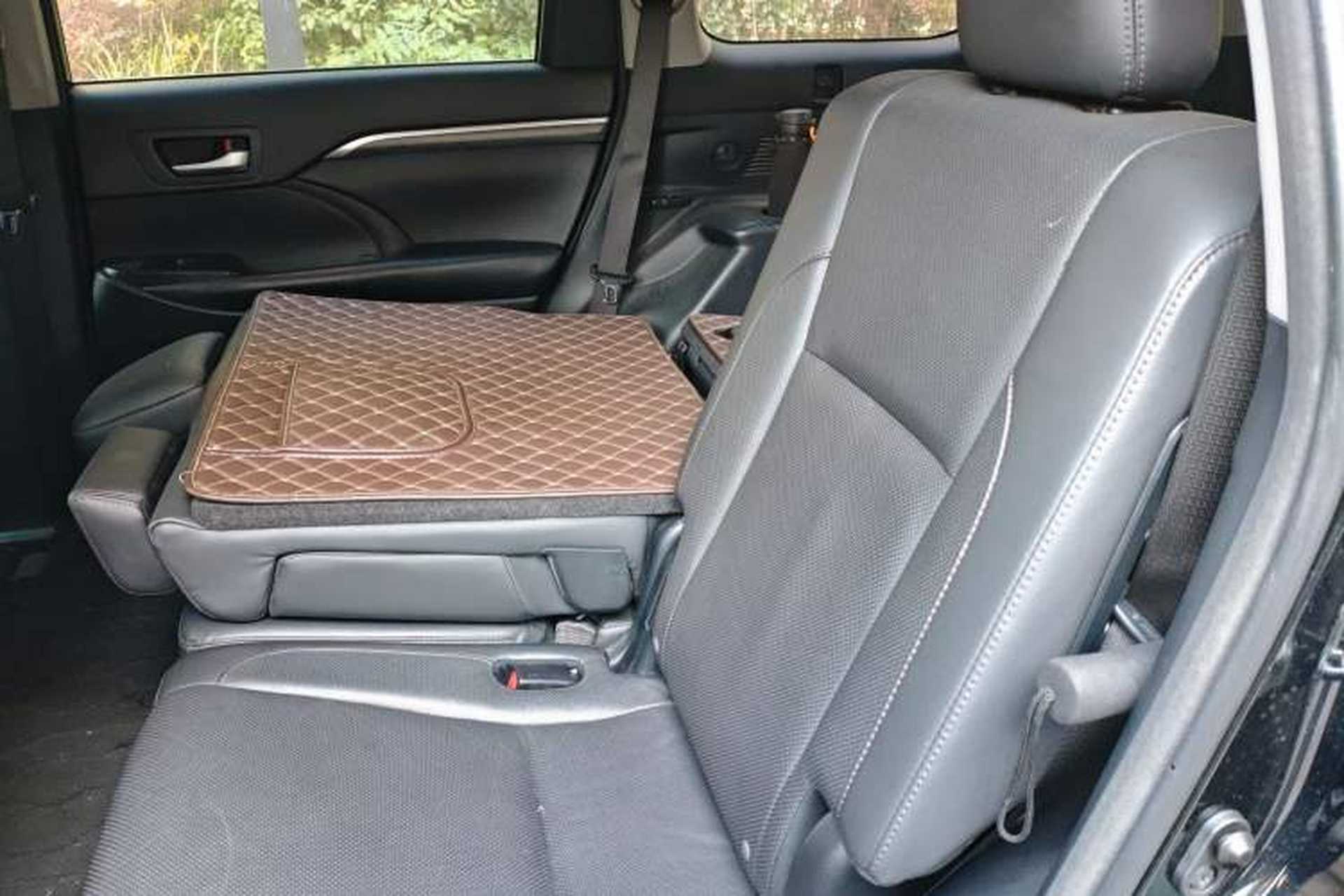 Used Toyota Highlander 2018 2.0T Four-Wheel Drive Ultimate Edition 7-Seater Emission Standard China V Interior 4