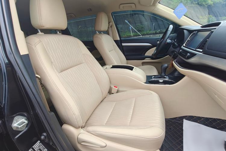 Used Toyota Highlander 2018 2.0T Four-Wheel Drive Elite Edition 7 Seats China VI Standard Interior 4