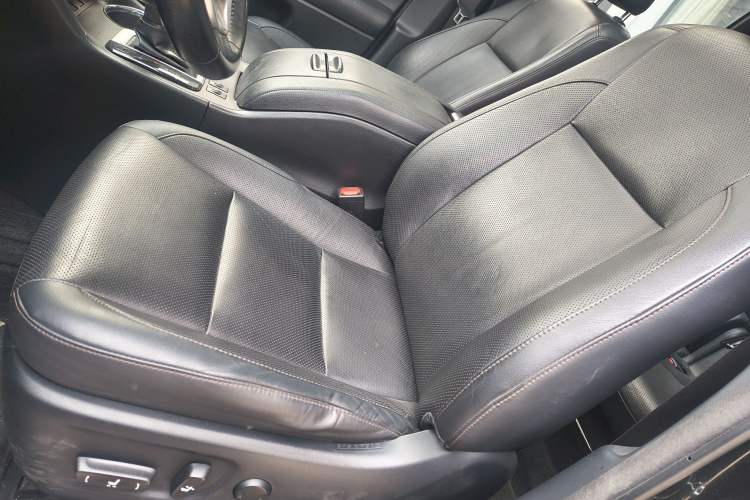 Used Toyota Highlander 2018 2.0T Four-Wheel Drive Prestige Version 7 Seats China VI Standard Interior 4