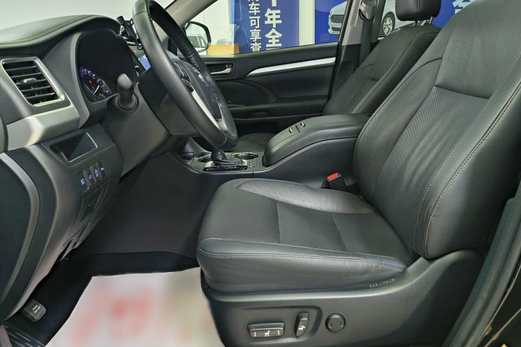 Used Toyota Highlander 2018 2.0T Four-Wheel Drive Prestige Version 7 Seats China VI Standard Interior 5