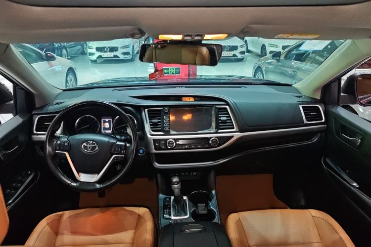 Used Toyota Highlander 2018 2.0T Four-Wheel Drive Knight Edition 7 Seats China VI Standard Interior 5