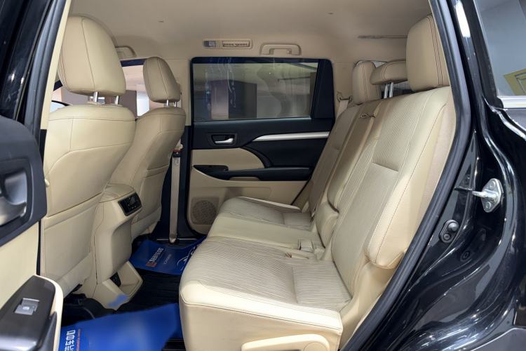 Used Toyota Highlander 2018 2.0T Two-Wheel Drive Elite Version 5 Seats China VI Standard Interior 5