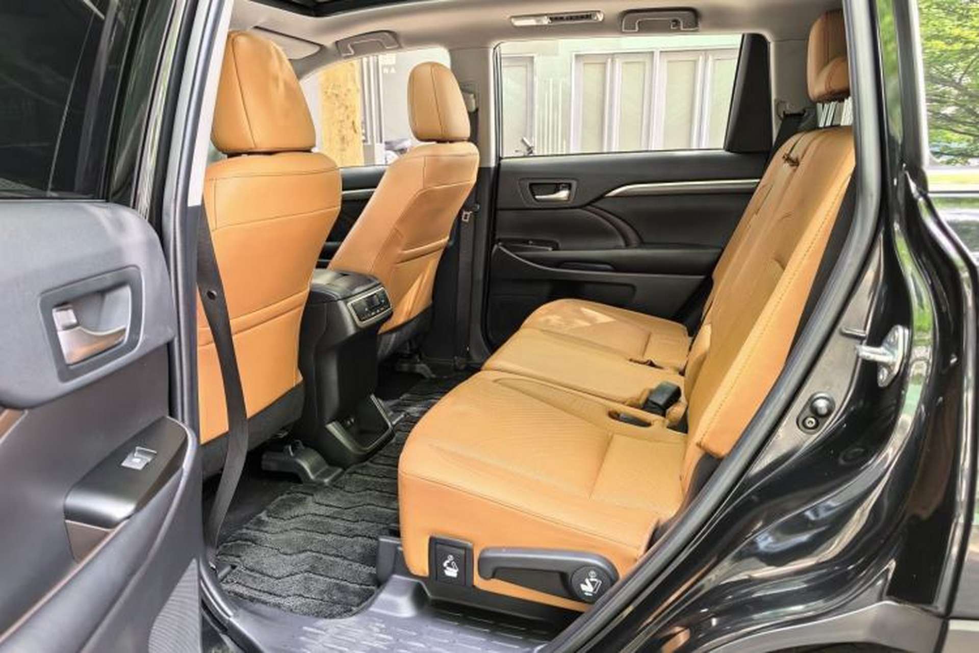 Used Toyota Highlander 2018 2.0T Four-Wheel Drive Knight Edition 7 Seats China VI Standard Interior 5
