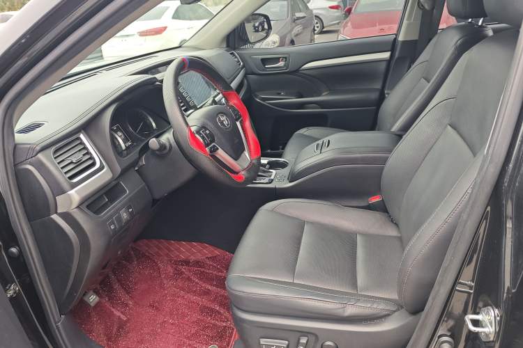 Used Toyota Highlander 2018 2.0T Four-Wheel Drive Luxury Version 7 Seats China VI Standard Interior 5